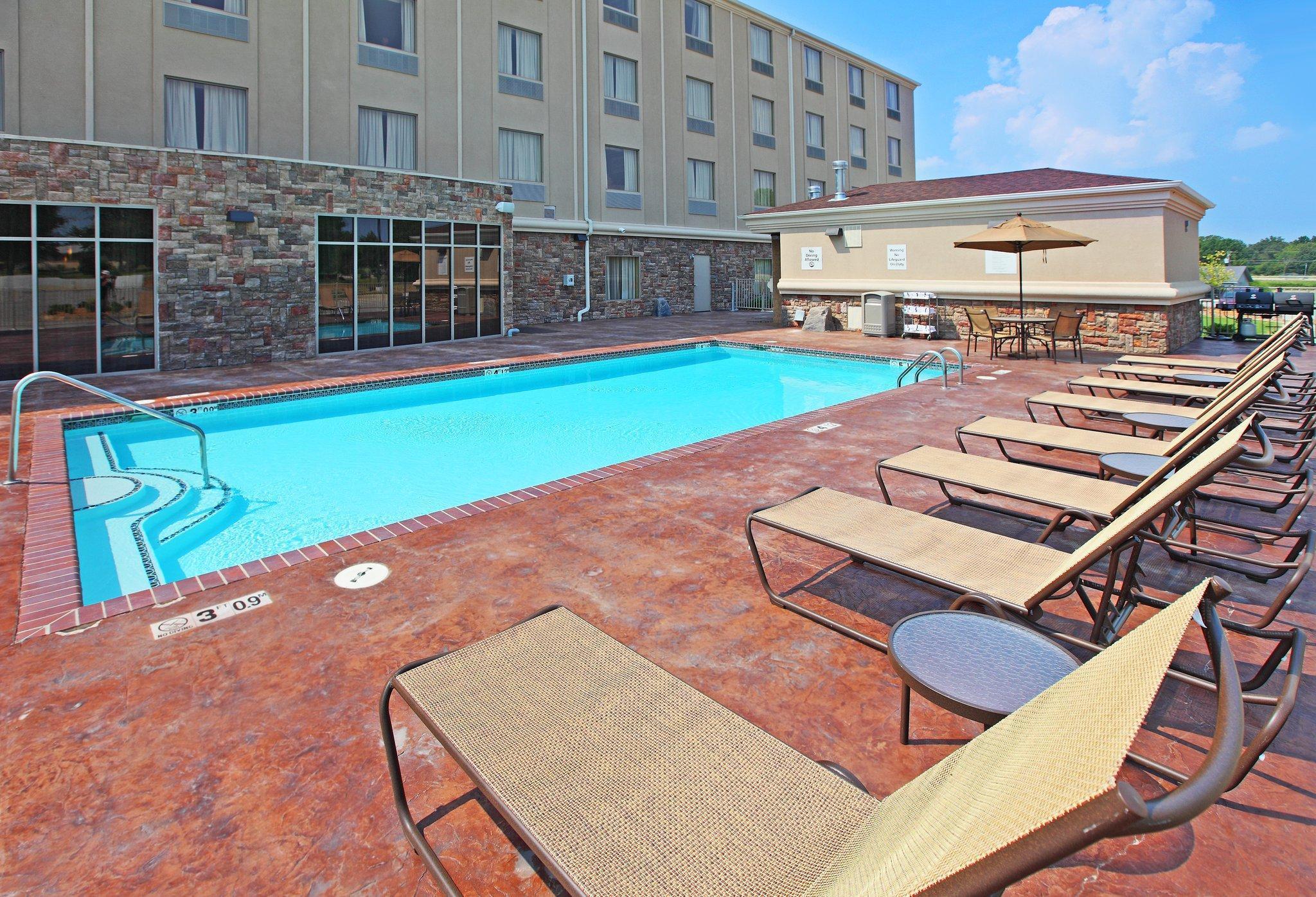 Holiday Inn Express & Suites Searcy, An Ihg Hotel Exterior photo